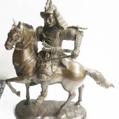 Samurai in Rüstung zu Pferd, Bronze,1.Hälfte 20.Jahrhundert, Maße ca. 32x12x35,5cm (BxTxH)