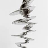 Tony Cragg Curve 2020  Edelstahl poliert 120 x 71 x 65 cm