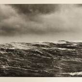 Larisch-Moennich, F. (J.) von, Das Weltmeer. Wellen der Hochsee und Brandung (Deckeltitel). 2 Bde. Zus. 26 Photographien (49 x 70 cm). Ca. 1910-20. Schätzpreis:	12.000 EUR