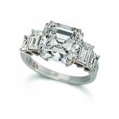  Diamant-Ring 1 Diamant im Emerald-Schliff | 6,05 Karat | F/VS1 Ergebnis: € 99.000