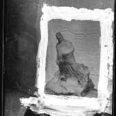 Medardo Rosso  Bookmaker, 1894  übermaltes Glasnegativ  18,8 x 11,9 cm  Museo Medardo Rosso, Barzio