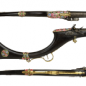 Steinschlossgewehr, ca. 1800-1850
Stahl, Holz, Gold, Emaille, 18,0 x 148,7 cm
Victoria and Albert Museum © V&A Images / Victoria and Albert Museum, London