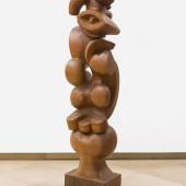 Peter Weihs Kongolesische Göttin  Kambalaholz, geschnitzt  H 142 cm, B 33,5 cm, T 22,5 cm