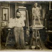 Hans Marsilius Purrmann, Matisse pose dans son atelier, 1900–1903 Archives Henri Matisse, Issy-les- Moulineaux, © 2019 ProLitteris, Zurich