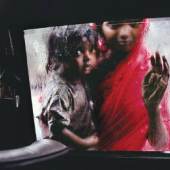 Steve McCurry, Mother & Child at Car Window - India, Frederic GOT Gallery, Paris