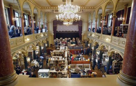 Einmal im Jahr veranstalte ich die 'Antiquaria' - Antiquariatsmesse für antiquarische Bücher, Autographen und Graphik in der Musikhalle in Ludwigsburg. 